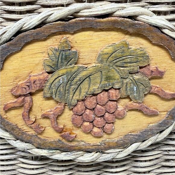 Vintage 80s French Country Wicker Basket Magazine Holder w/ Apple Accent - Picture 4 of 10